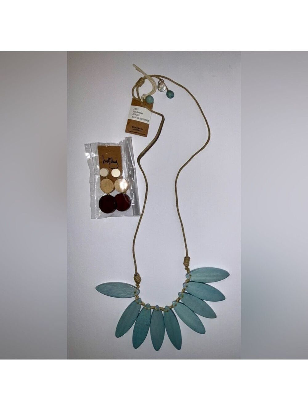 2 pcs. Bundle of holiday jewelry -‎ sold at Nordstrom - necklace & earrings